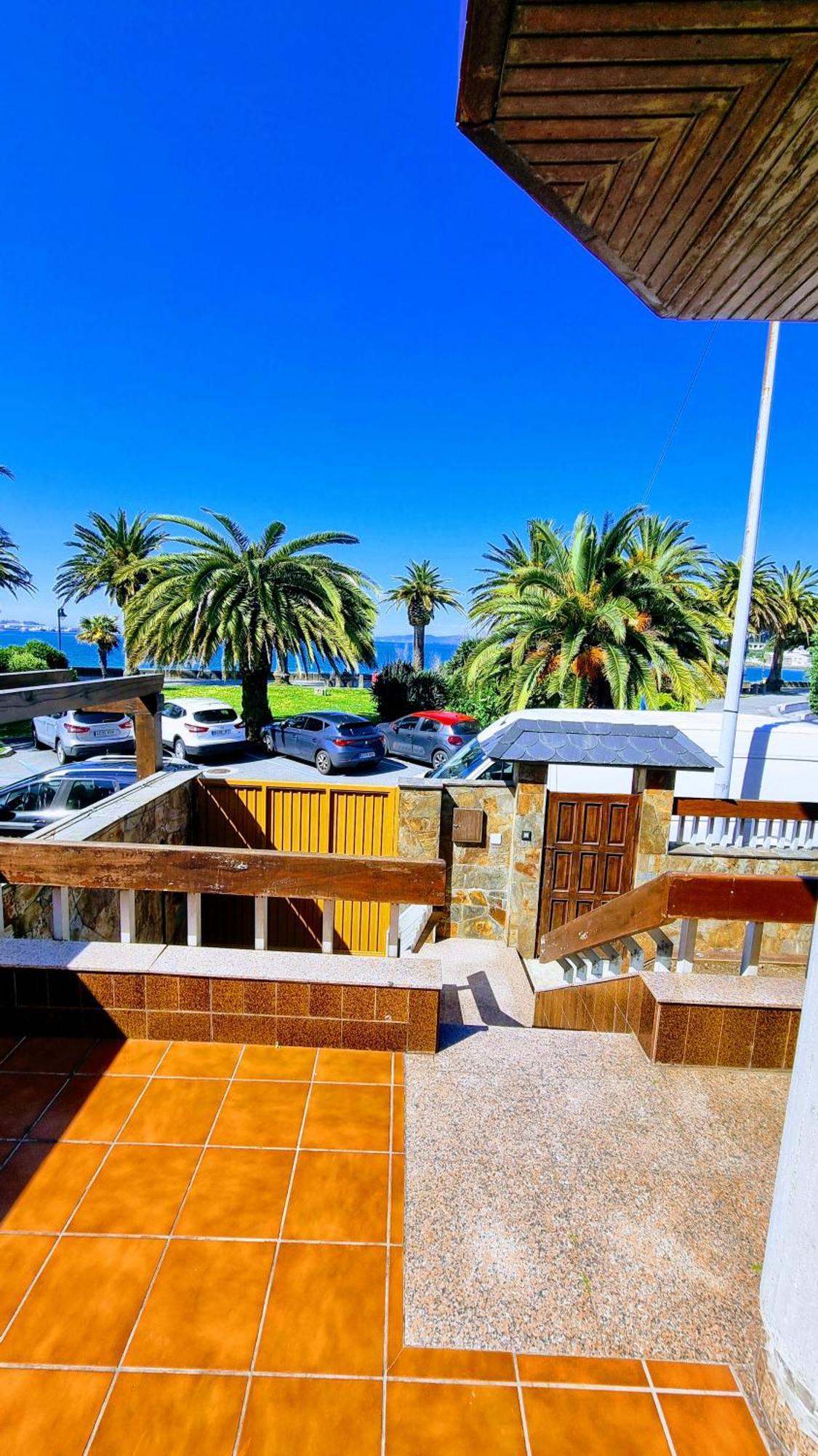 ア・コルーニャPrecioso Atico Frente A La Playa De Santa Cristinaアパートメント エクステリア 写真